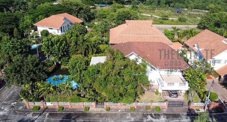 Продажа 4 спальни дом в Mueang Chiang Mai, Чианг Маи