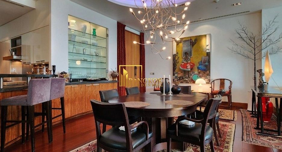 For rent 2 bedrooms condo in Watthana, Bangkok