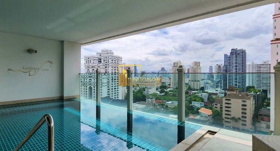 For rent 2 bedrooms condo in Watthana, Bangkok
