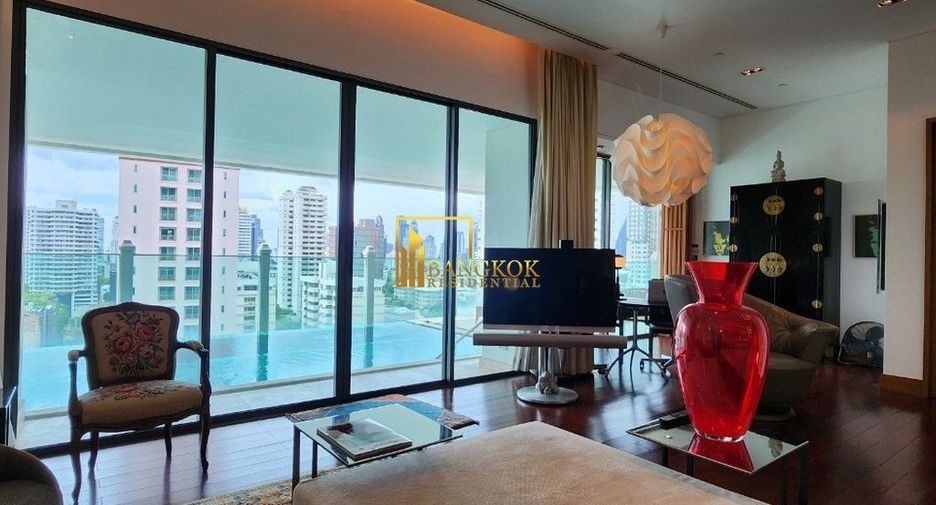 For rent 2 bedrooms condo in Watthana, Bangkok