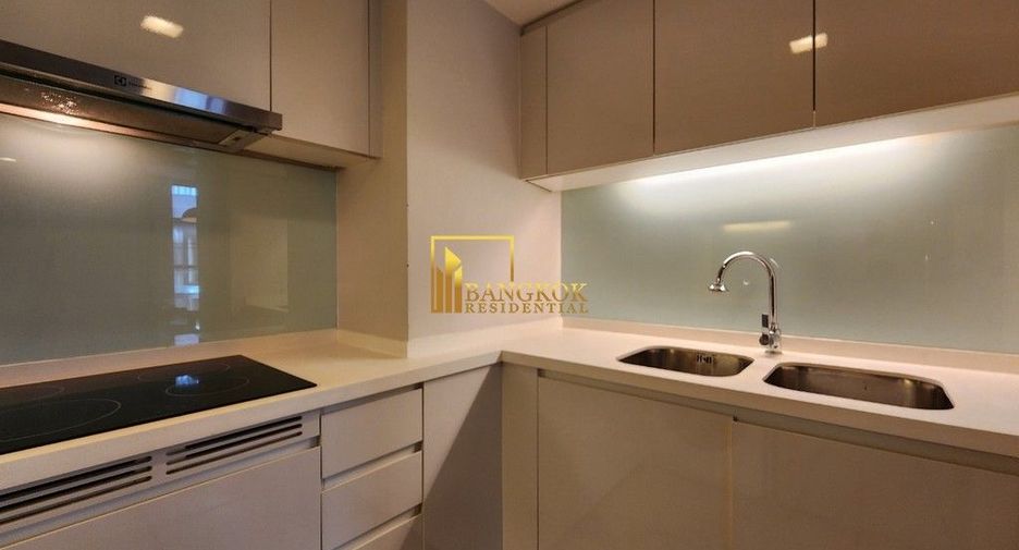For rent 3 bedrooms condo in Khlong Toei, Bangkok