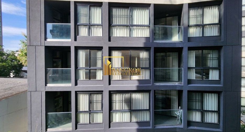For rent 3 bedrooms condo in Khlong Toei, Bangkok