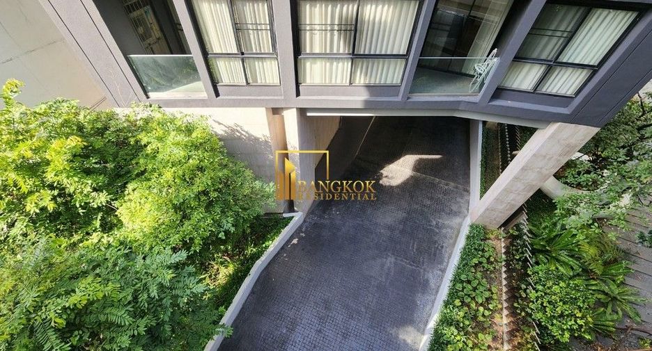 For rent 3 bedrooms condo in Khlong Toei, Bangkok