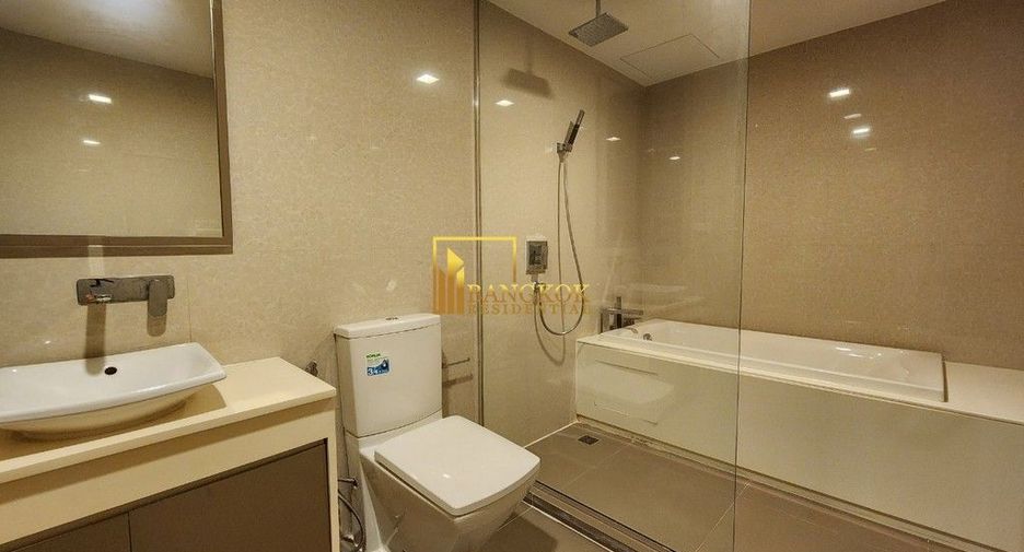 For rent 3 bedrooms condo in Khlong Toei, Bangkok