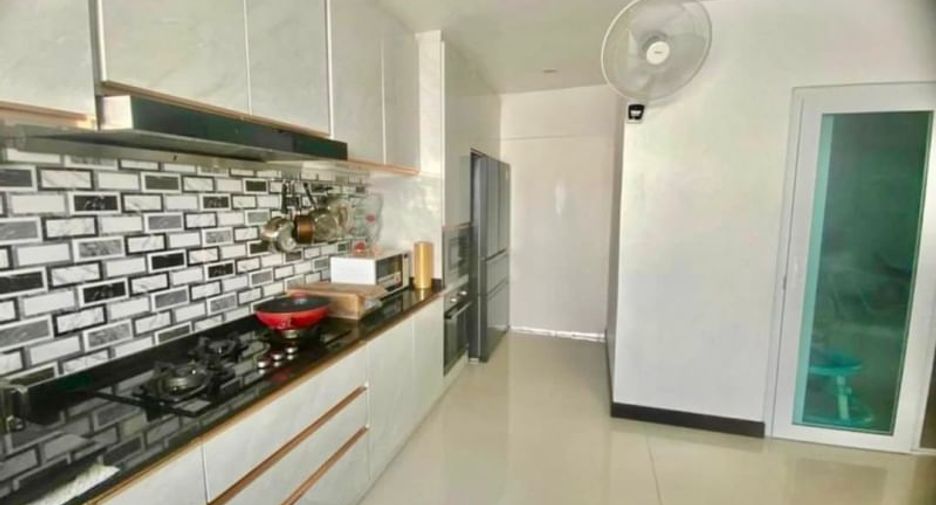 For rent 3 bedrooms house in Si Racha, Chonburi