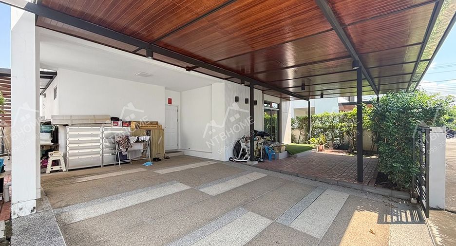 For sale 3 bed house in Mueang Nonthaburi, Nonthaburi