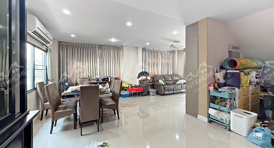 For sale 3 bed house in Mueang Nonthaburi, Nonthaburi