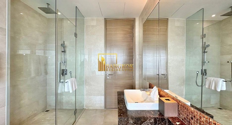 For rent 3 bedrooms condo in Pathum Wan, Bangkok