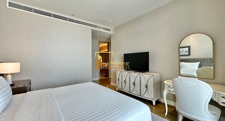 For rent 3 bedrooms condo in Pathum Wan, Bangkok