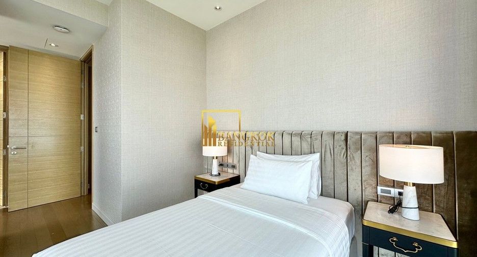 For rent 3 bedrooms condo in Pathum Wan, Bangkok