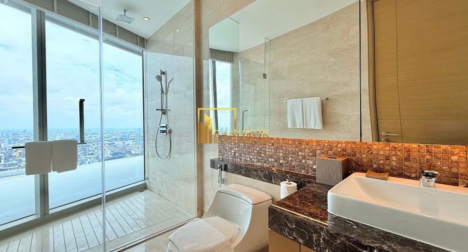 For rent 3 bedrooms condo in Pathum Wan, Bangkok