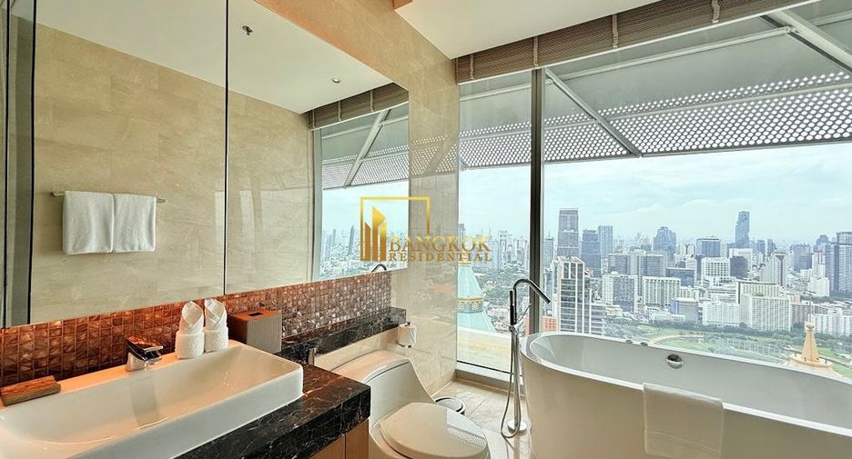 For rent 3 bedrooms condo in Pathum Wan, Bangkok