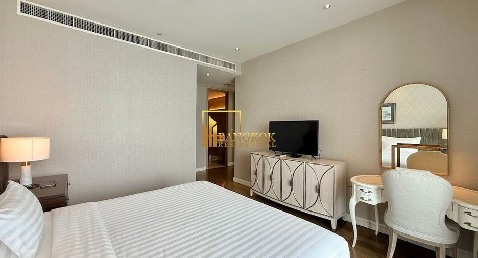 For rent 3 bedrooms condo in Pathum Wan, Bangkok