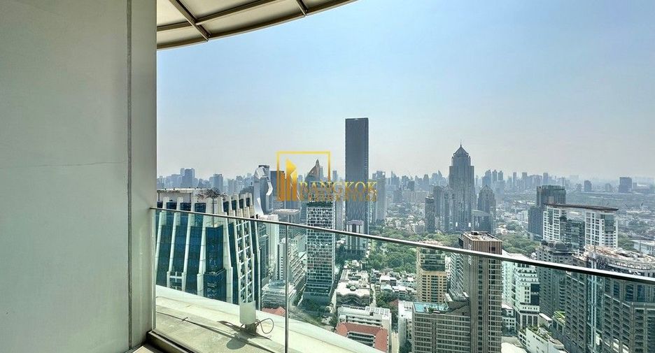 For rent 2 bedrooms condo in Pathum Wan, Bangkok