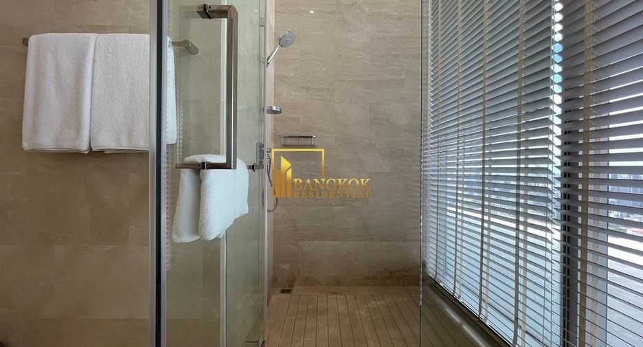 For rent 3 bedrooms condo in Pathum Wan, Bangkok