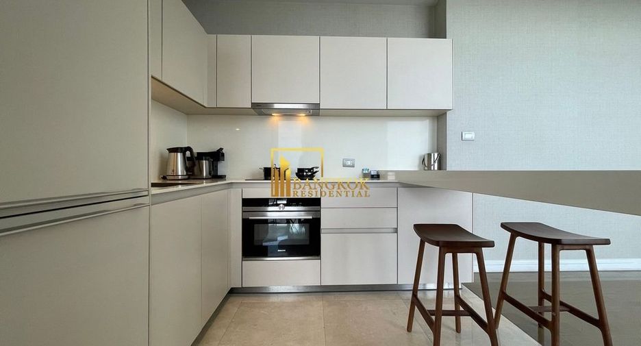 For rent 3 bedrooms condo in Pathum Wan, Bangkok