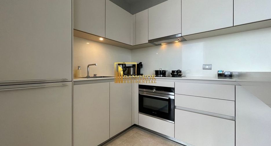 For rent 3 bedrooms condo in Pathum Wan, Bangkok