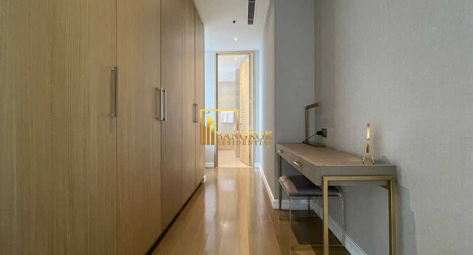 For rent 3 bedrooms condo in Pathum Wan, Bangkok