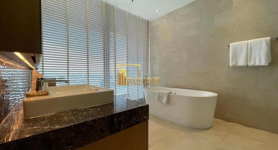 For rent 3 bedrooms condo in Pathum Wan, Bangkok