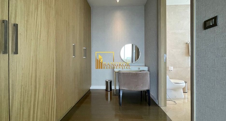 For rent 3 bedrooms condo in Pathum Wan, Bangkok