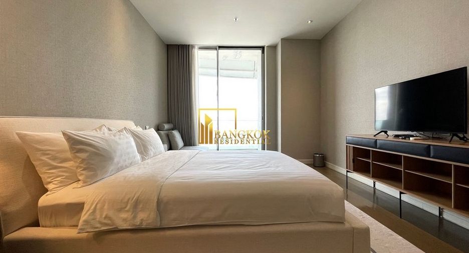 For rent 3 bedrooms condo in Pathum Wan, Bangkok