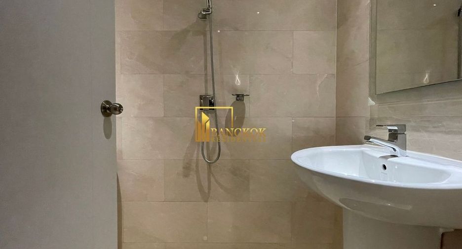 For rent 3 bedrooms condo in Pathum Wan, Bangkok