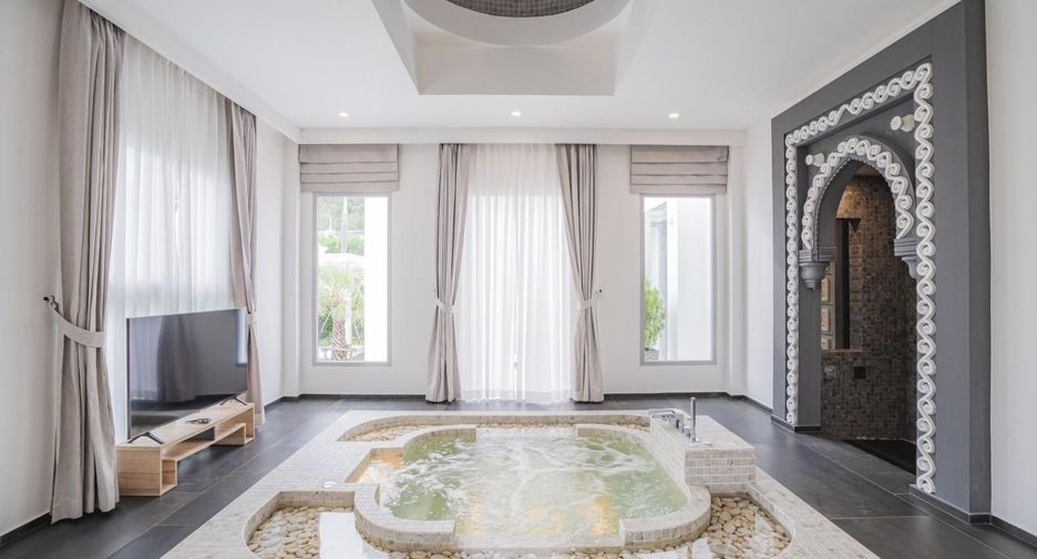 For rent and for sale 5 bedrooms villa in Mueang Phuket, Phuket