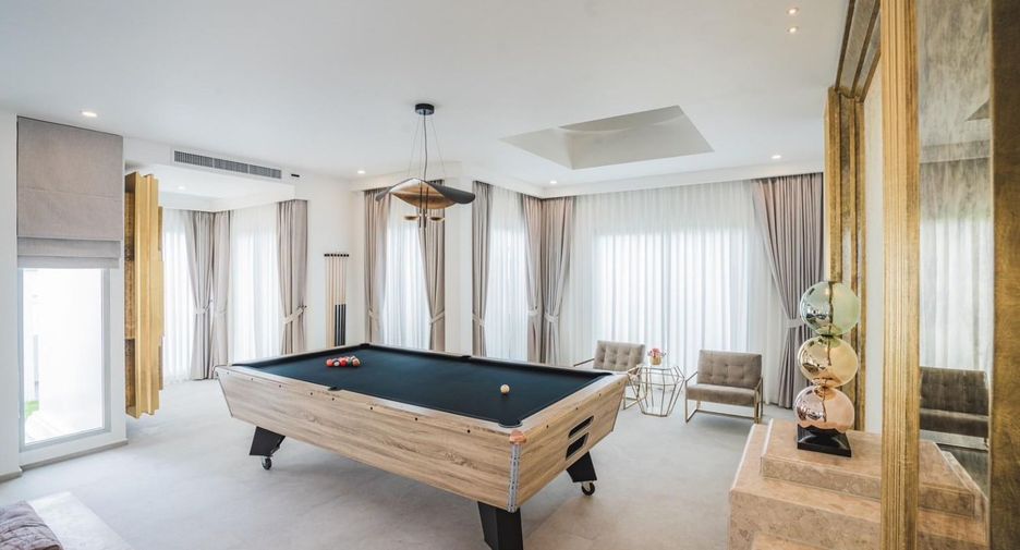 For rent and for sale 5 bedrooms villa in Mueang Phuket, Phuket