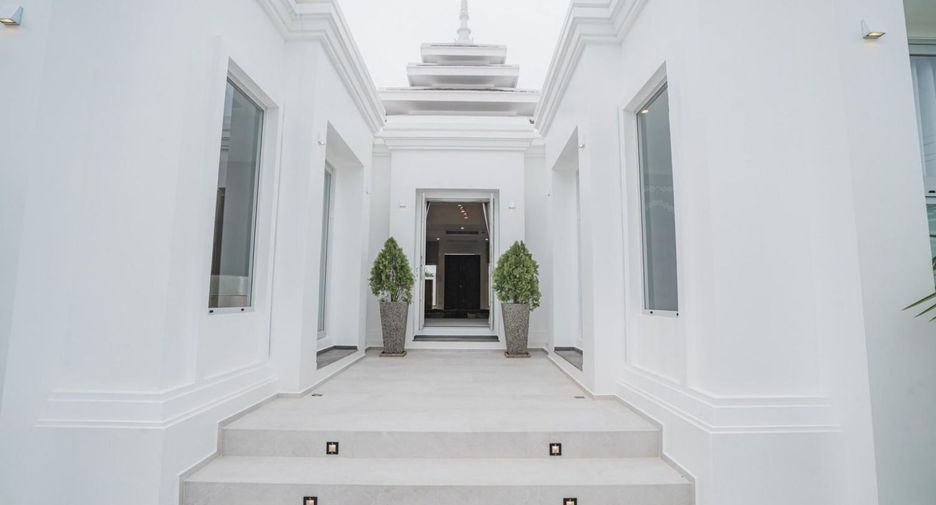 For rent and for sale 5 bedrooms villa in Mueang Phuket, Phuket