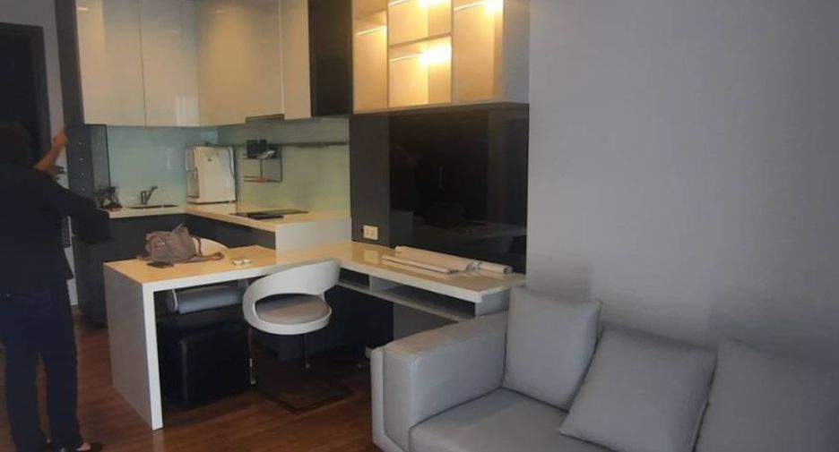 For rent 1 bed condo in Huai Khwang, Bangkok