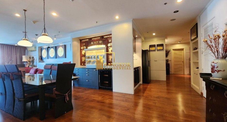 Condo en alquiler de 3 habitaciones en Watthana, Bangkok