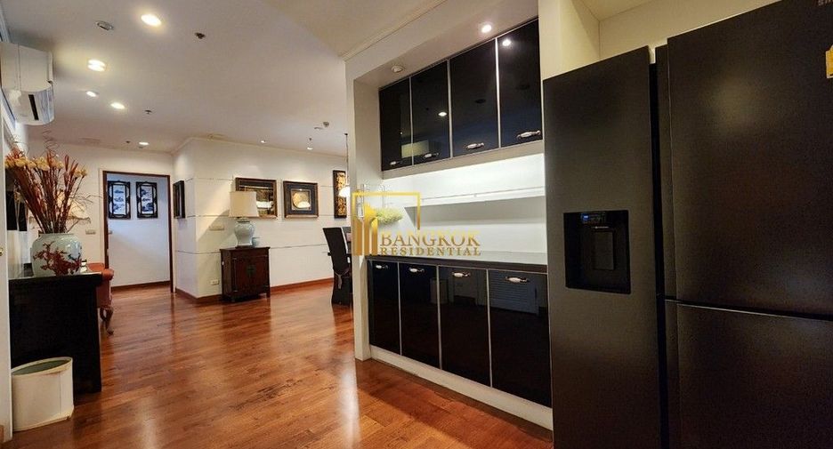 Condo en alquiler de 3 habitaciones en Watthana, Bangkok