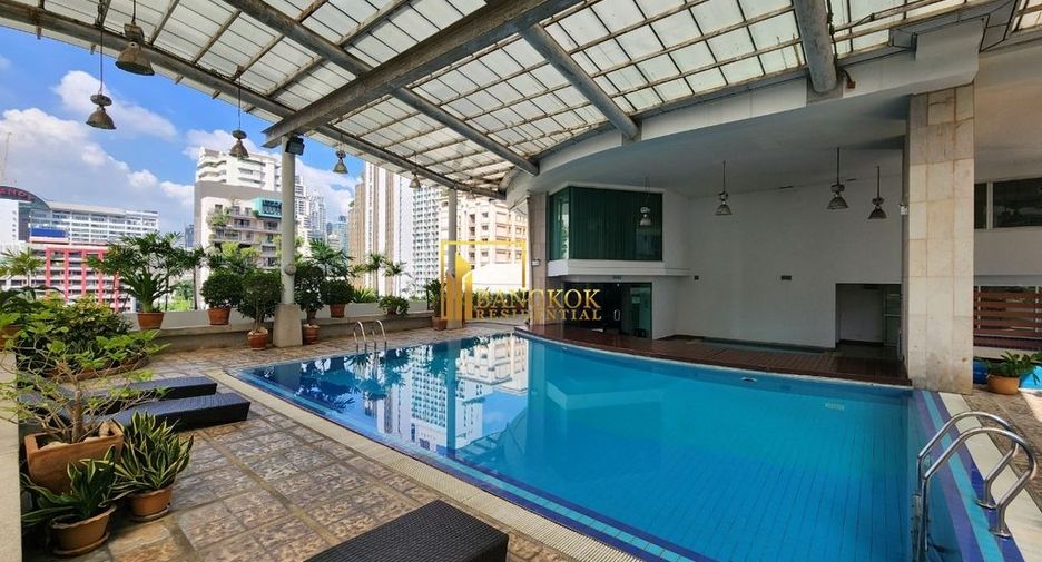 Condo en alquiler de 3 habitaciones en Watthana, Bangkok