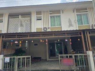 For sale 4 bedrooms townhouse in Phra Samut Chedi, Samut Prakan