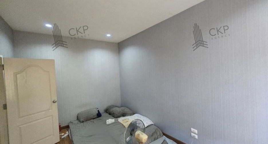 For sale 4 bedrooms townhouse in Phra Samut Chedi, Samut Prakan