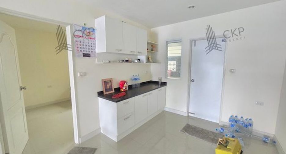 For sale 4 bedrooms townhouse in Phra Samut Chedi, Samut Prakan