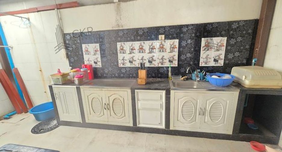 For sale 4 bedrooms townhouse in Phra Samut Chedi, Samut Prakan