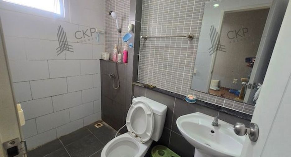 For sale 4 bedrooms townhouse in Phra Samut Chedi, Samut Prakan