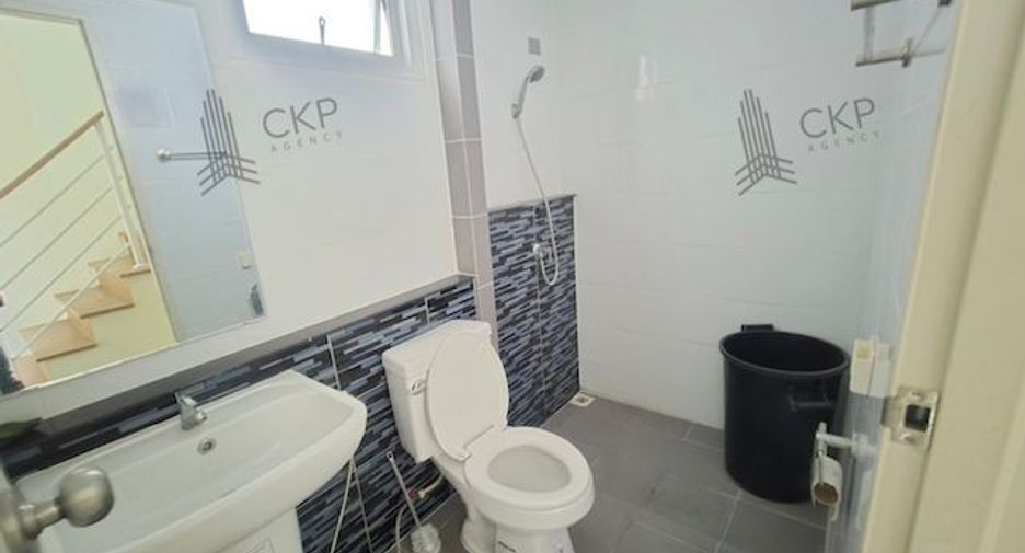 For sale 4 bedrooms townhouse in Phra Samut Chedi, Samut Prakan