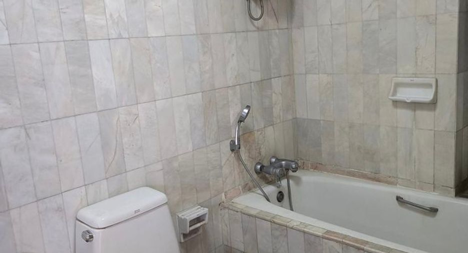 For sale 2 ベッドルーム condo in Watthana, Bangkok