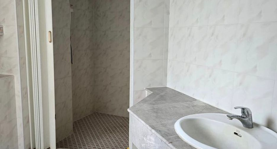 For sale 2 ベッドルーム condo in Watthana, Bangkok