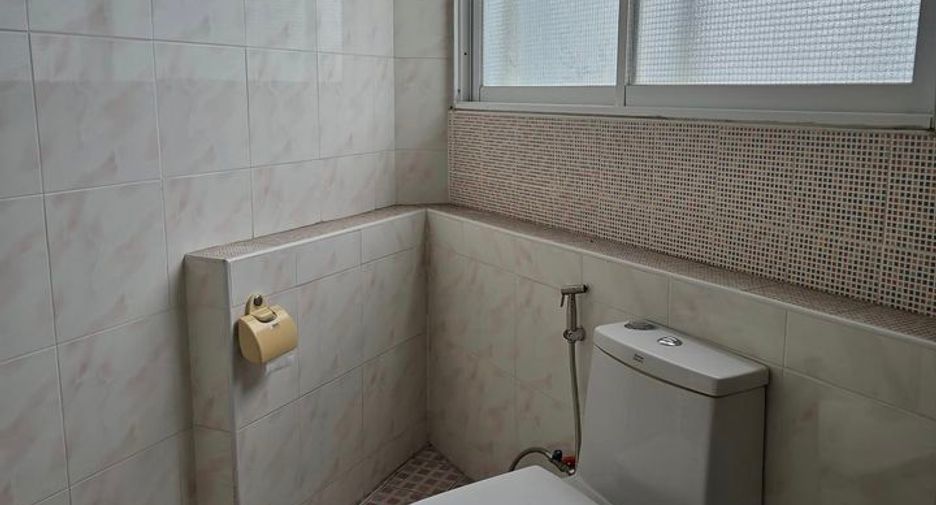 For sale 2 ベッドルーム condo in Watthana, Bangkok