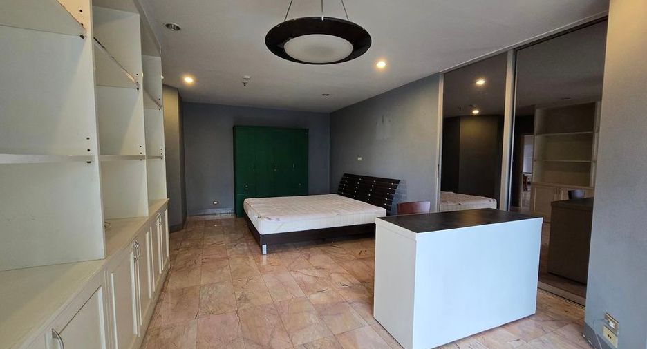 For sale 2 ベッドルーム condo in Watthana, Bangkok