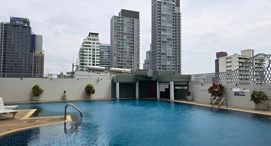 For sale 2 ベッドルーム condo in Watthana, Bangkok