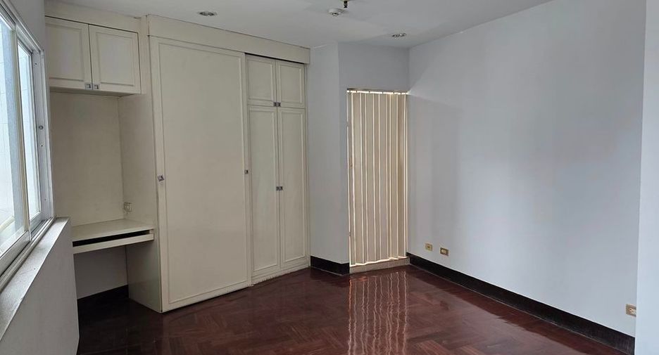 For sale 2 ベッドルーム condo in Watthana, Bangkok