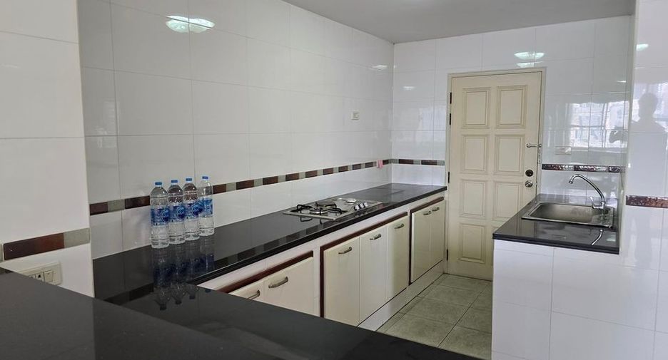 For sale 2 ベッドルーム condo in Watthana, Bangkok