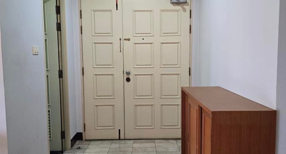 For sale 2 ベッドルーム condo in Watthana, Bangkok