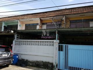 For sale studio townhouse in Khlong San, Bangkok