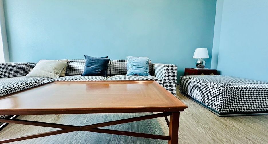 For sale 3 bed condo in Bang Lamung, Chonburi