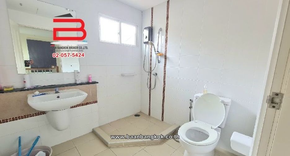 Аренда и продажа 3 спальни дом в Mueang Pathum Thani, Патумтани